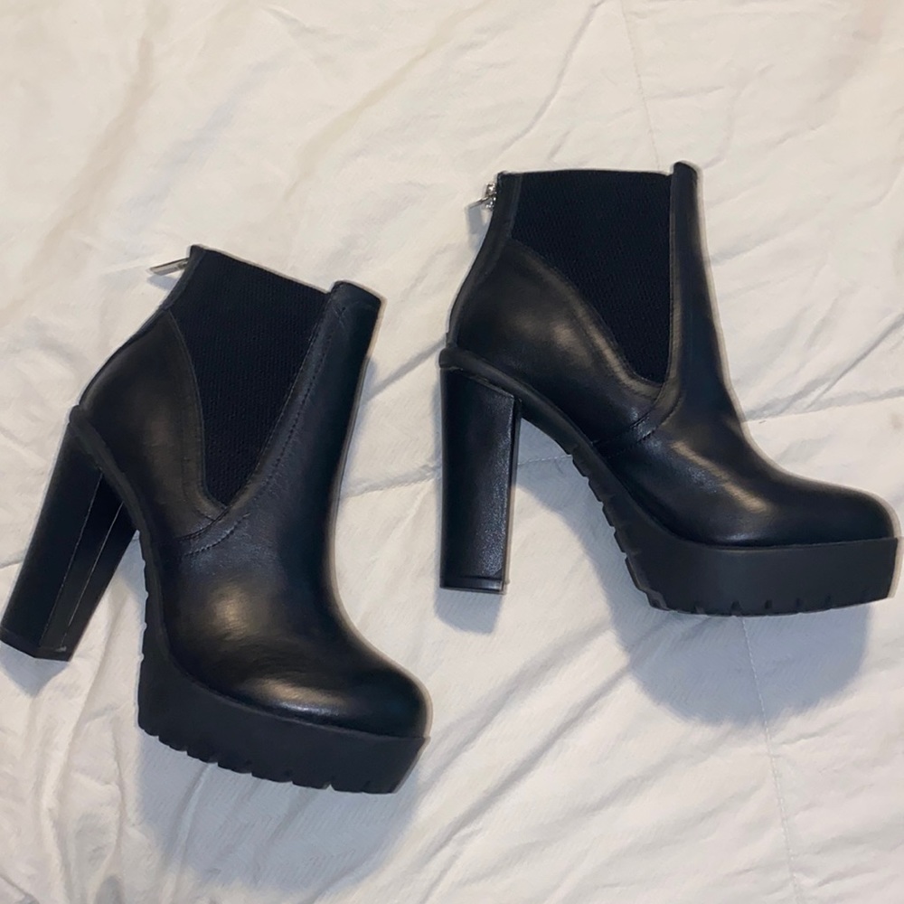 Steve Madden Amandaa boots, NWOT